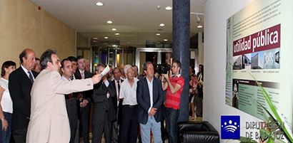 Visitando-la-exposicion-low